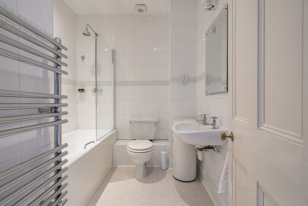 Additional image 12 of 2 bed flat for saleAbbots Walk, Reading, Berkshire RG1
