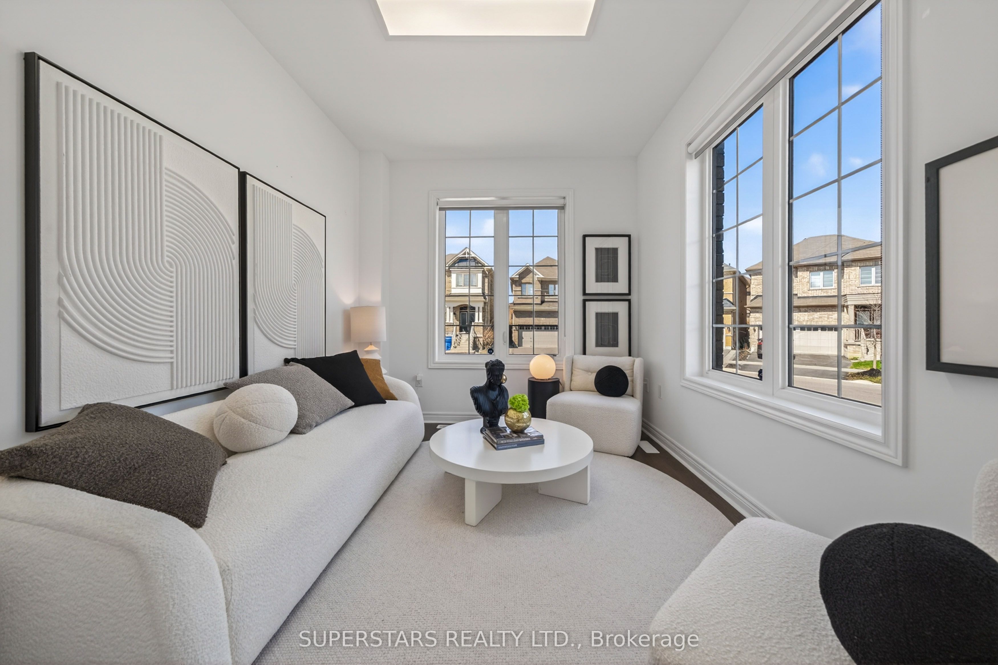 Main and Upp-49 Birkett Way, Whitchurch-stouffville, ON, L4A 4P7