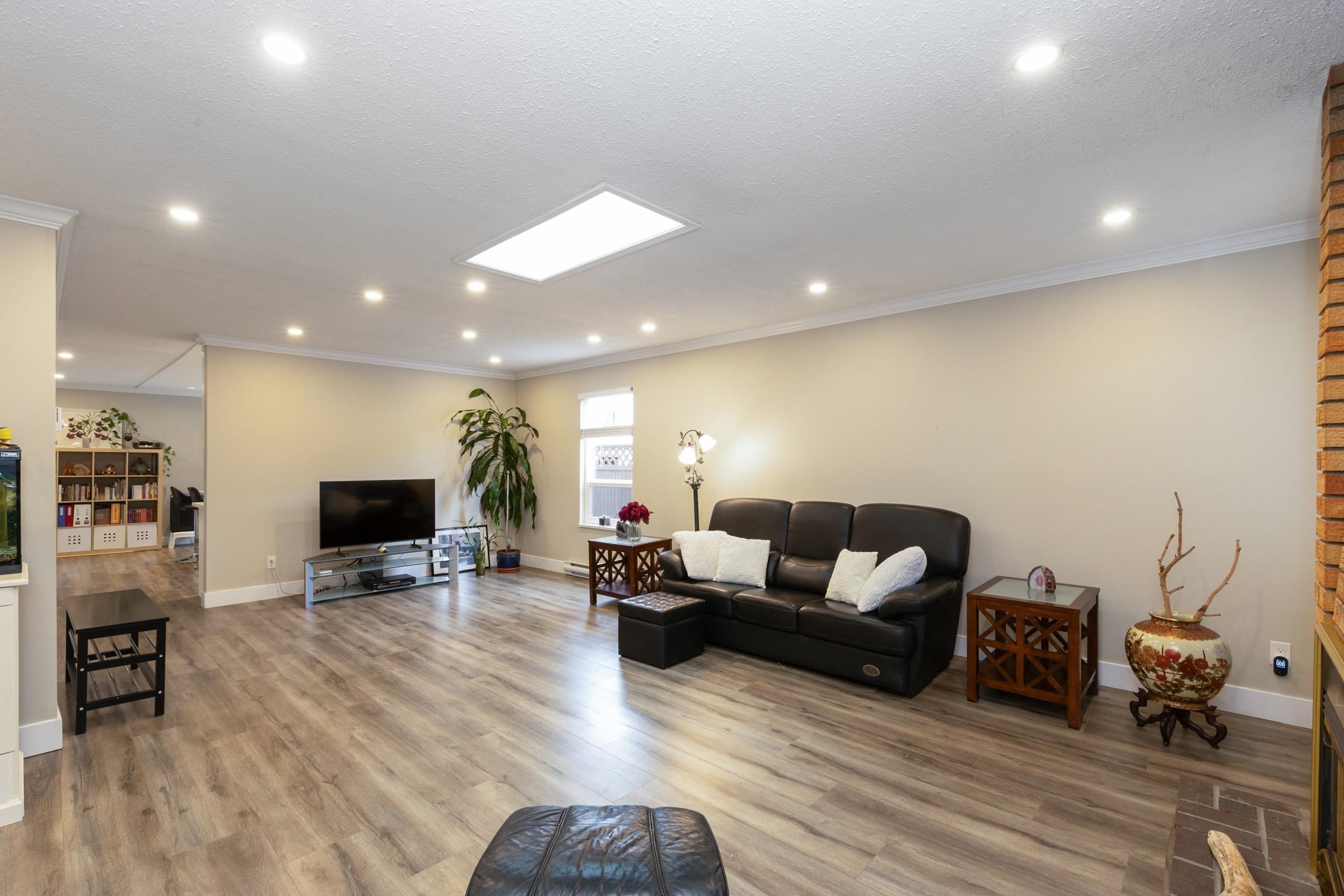 Additional image 4 of 9683 155b Street, Surrey, BC, V3R 7N9
