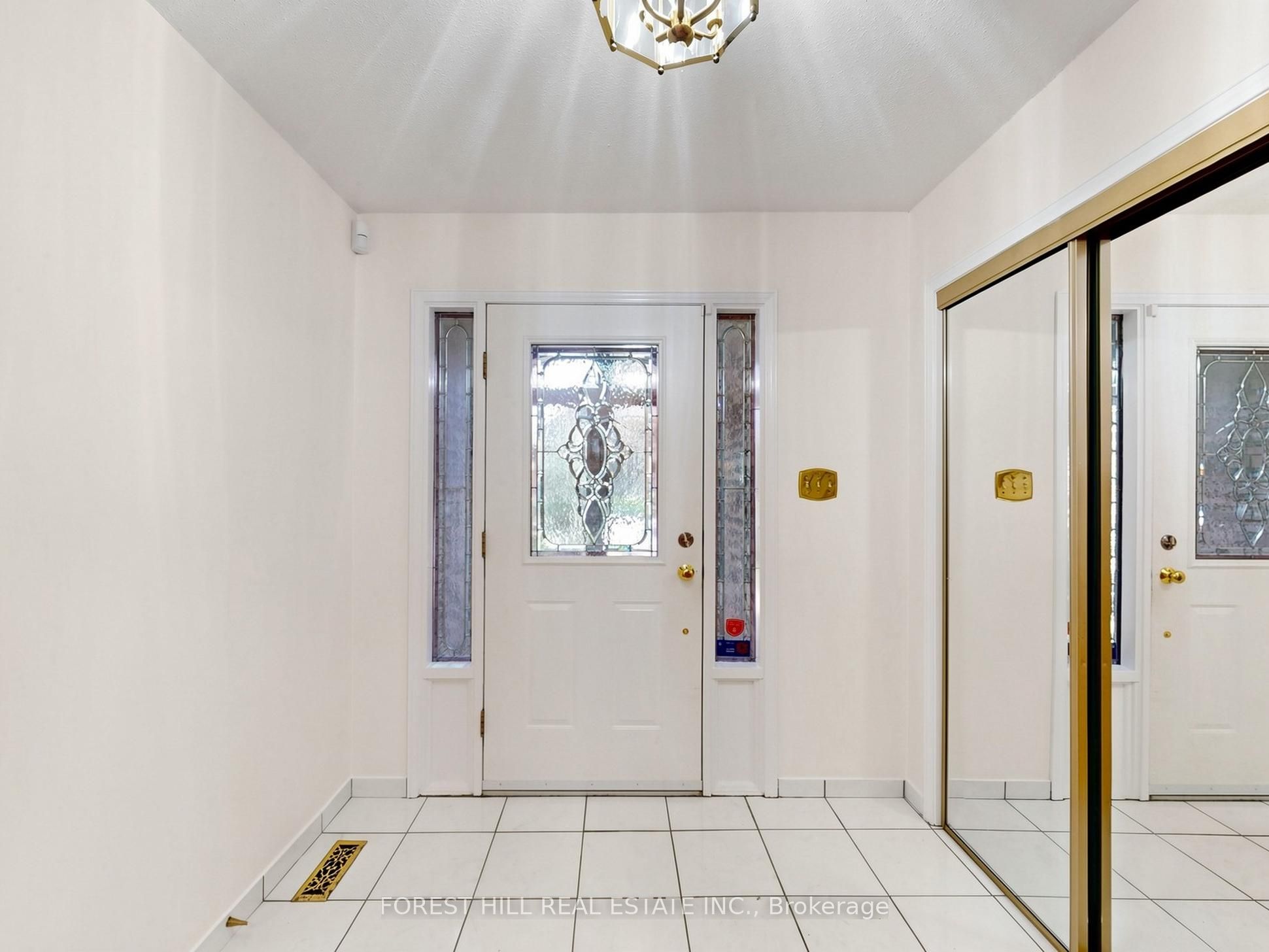 54 Pennock Crescent, Markham, ON, L3R 3M4 photo 3