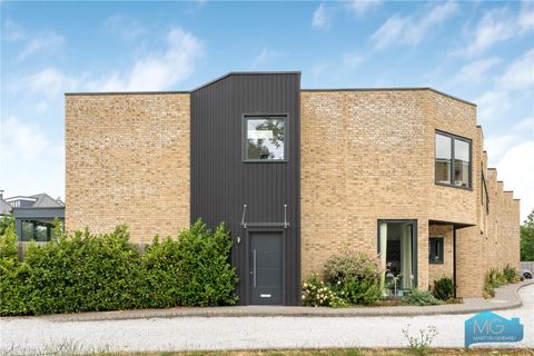 Athos Close, London N2, New home