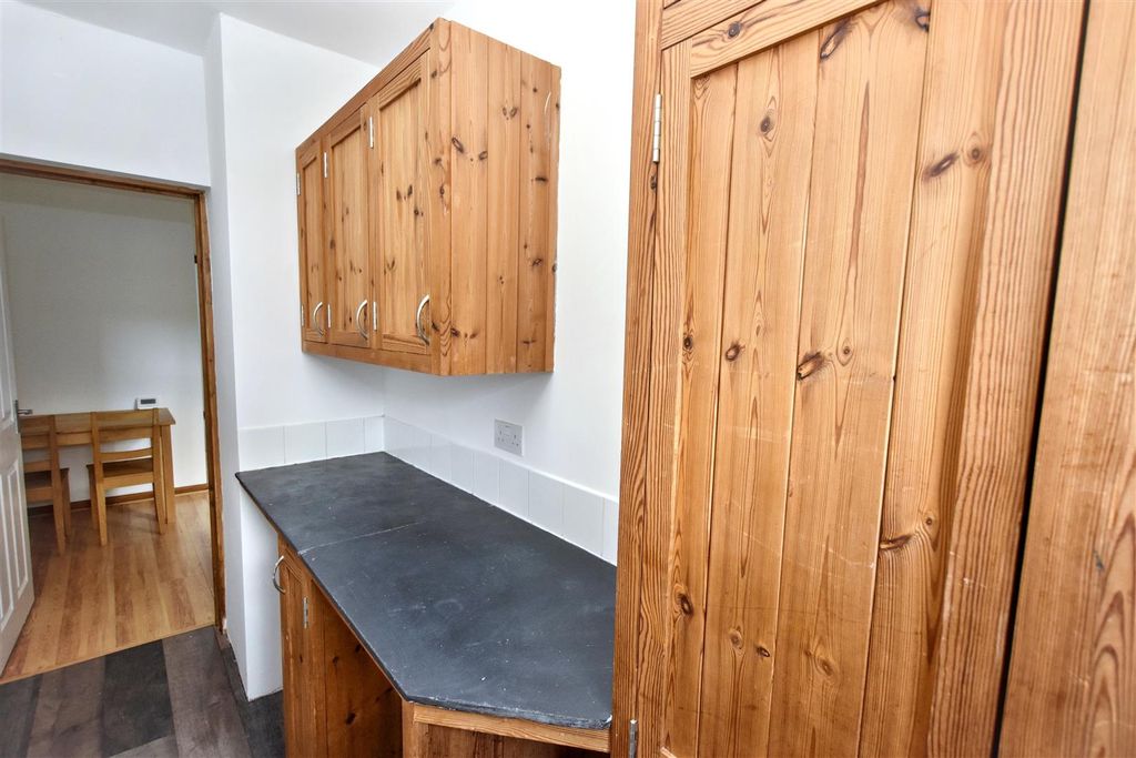 Additional image 8 of 1 bed flat for sale74 Higher Fore Street, Redruth TR15