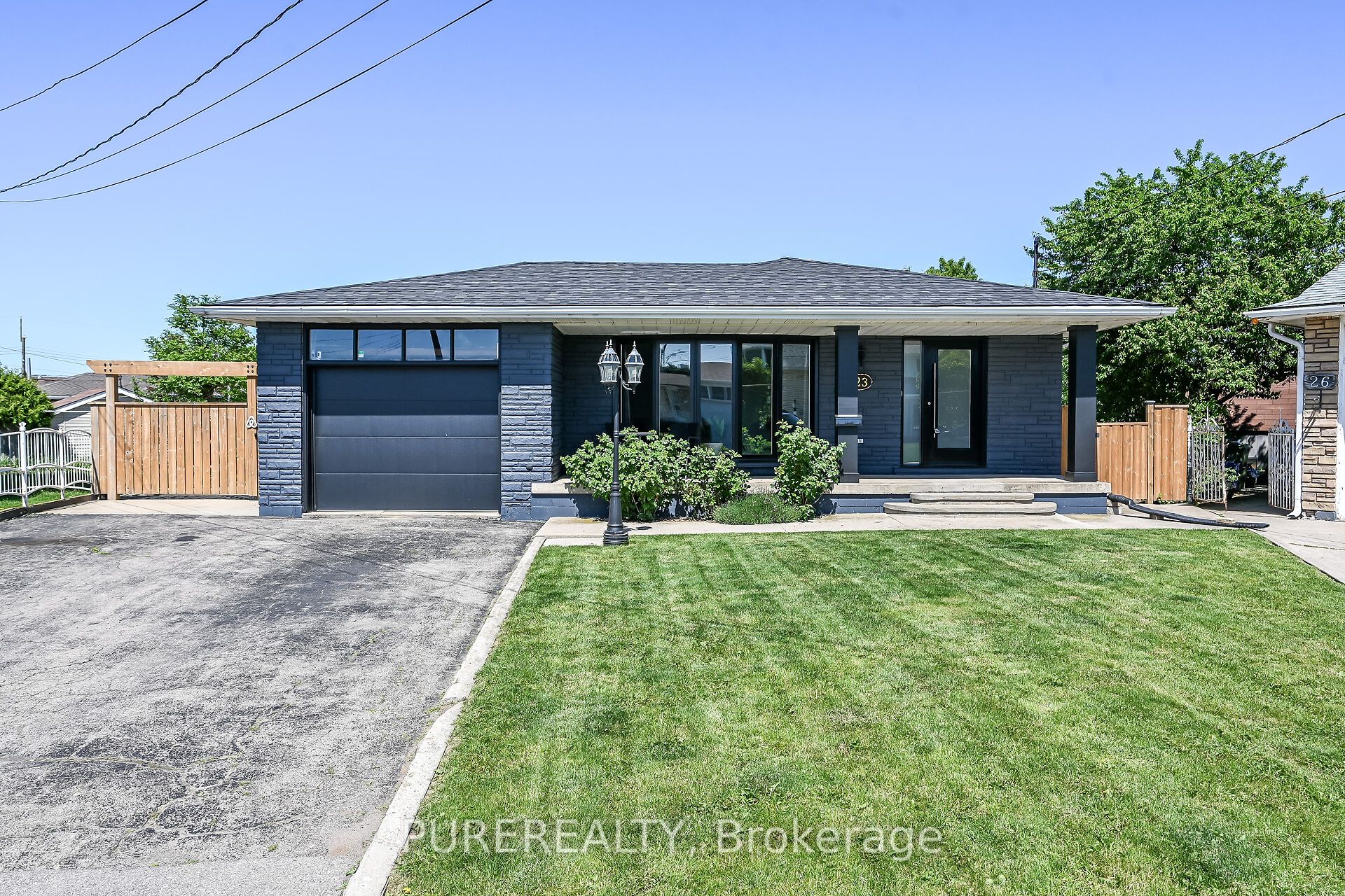 23 Duchess Court, Hamilton, ON, L8E 1A4