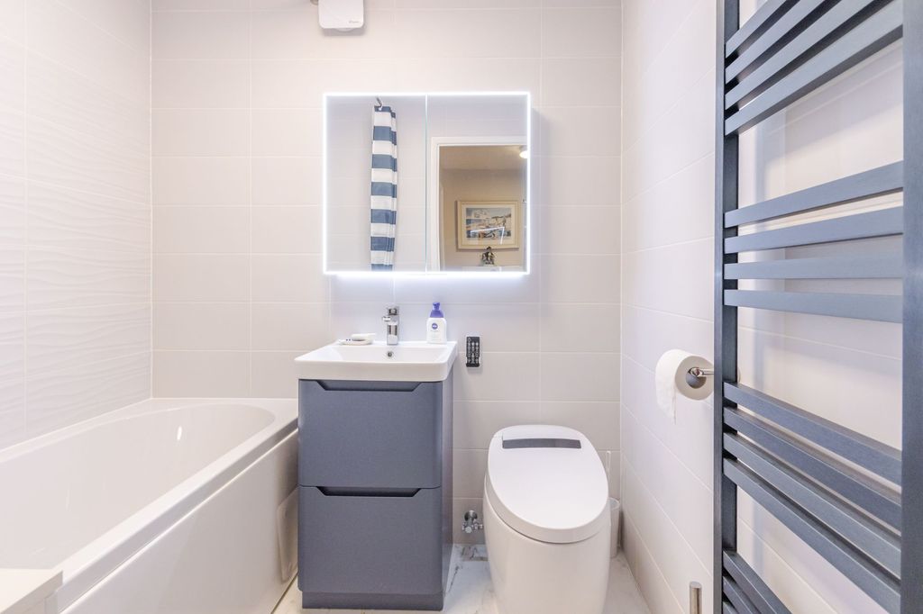 Additional image 6 of 2 bed flat for saleSalters Close, Rickmansworth WD3