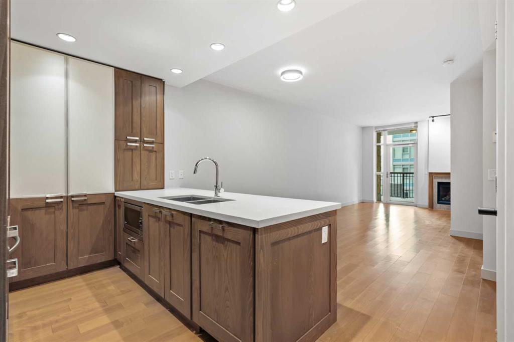 317-222 Riverfront Avenue SW, Calgary, AB, T2P 0W3 photo 2