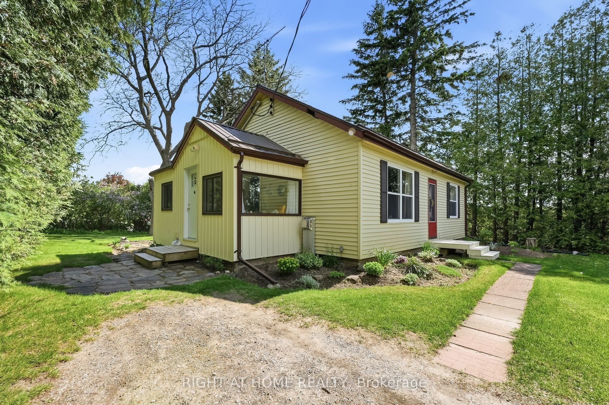 8601 Lander Road, Hamilton Township, ON, K0K 2E0 photo 2