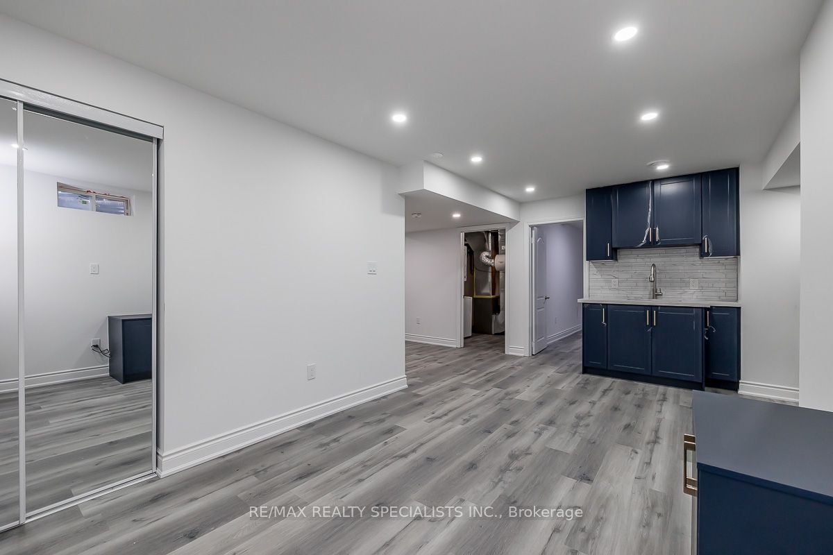Additional image 3 of 1 Huron Lane, Bradford West Gwillimbury, ON, L3Z 0M8