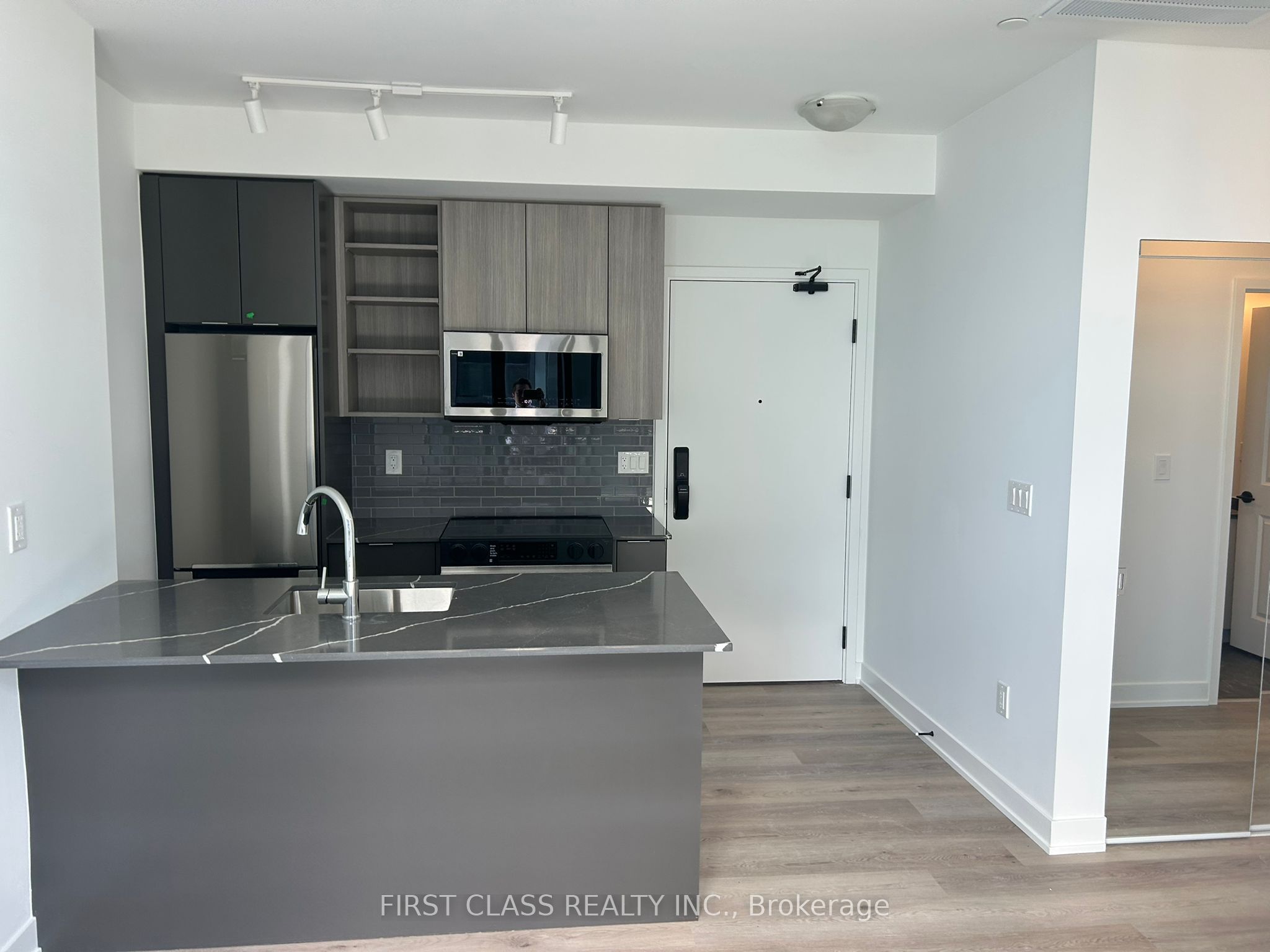 2203-2075 Lakeshore Road, Burlington, ON, L7R 1E2 photo 3