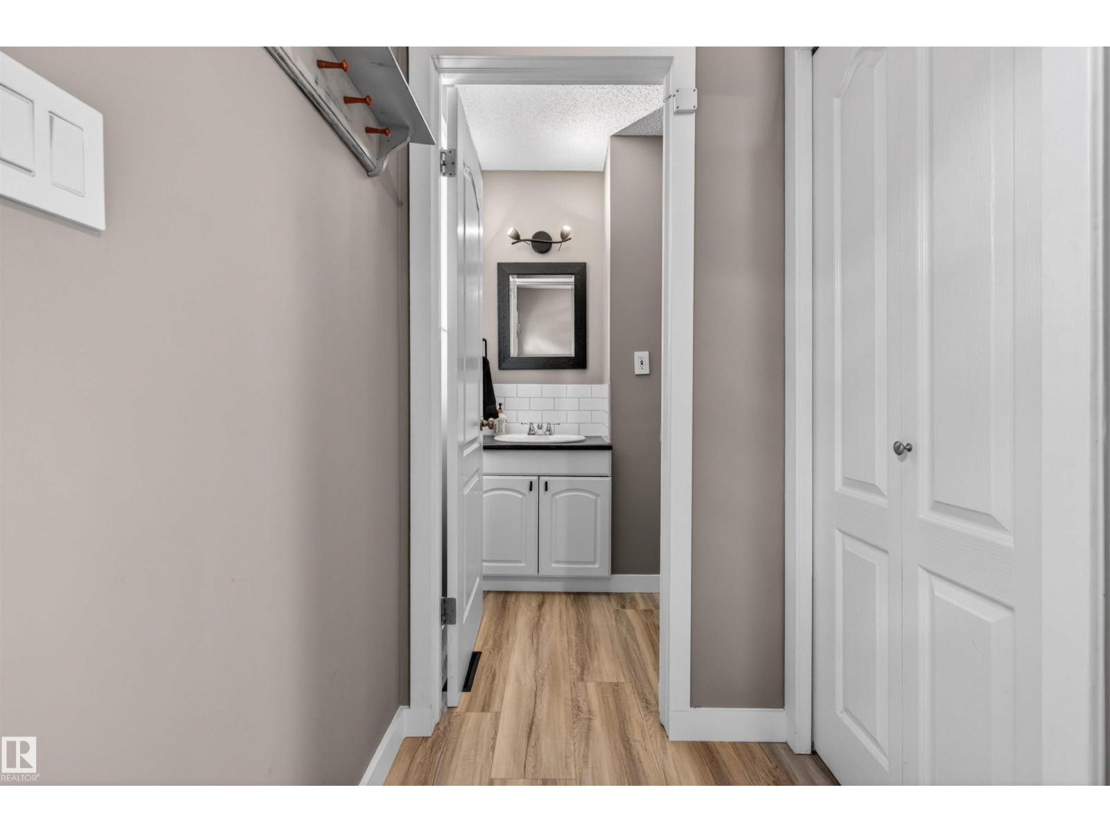 18116 81 Avenue NW, Edmonton, AB, T5T1S4 photo 2
