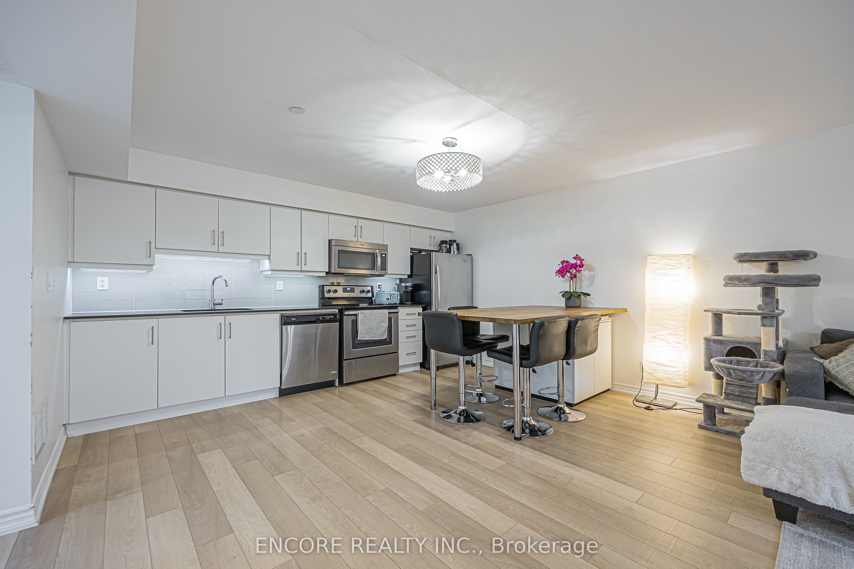 8-10 Carnation Avenue, Toronto, ON, M8V 0B8 photo 2