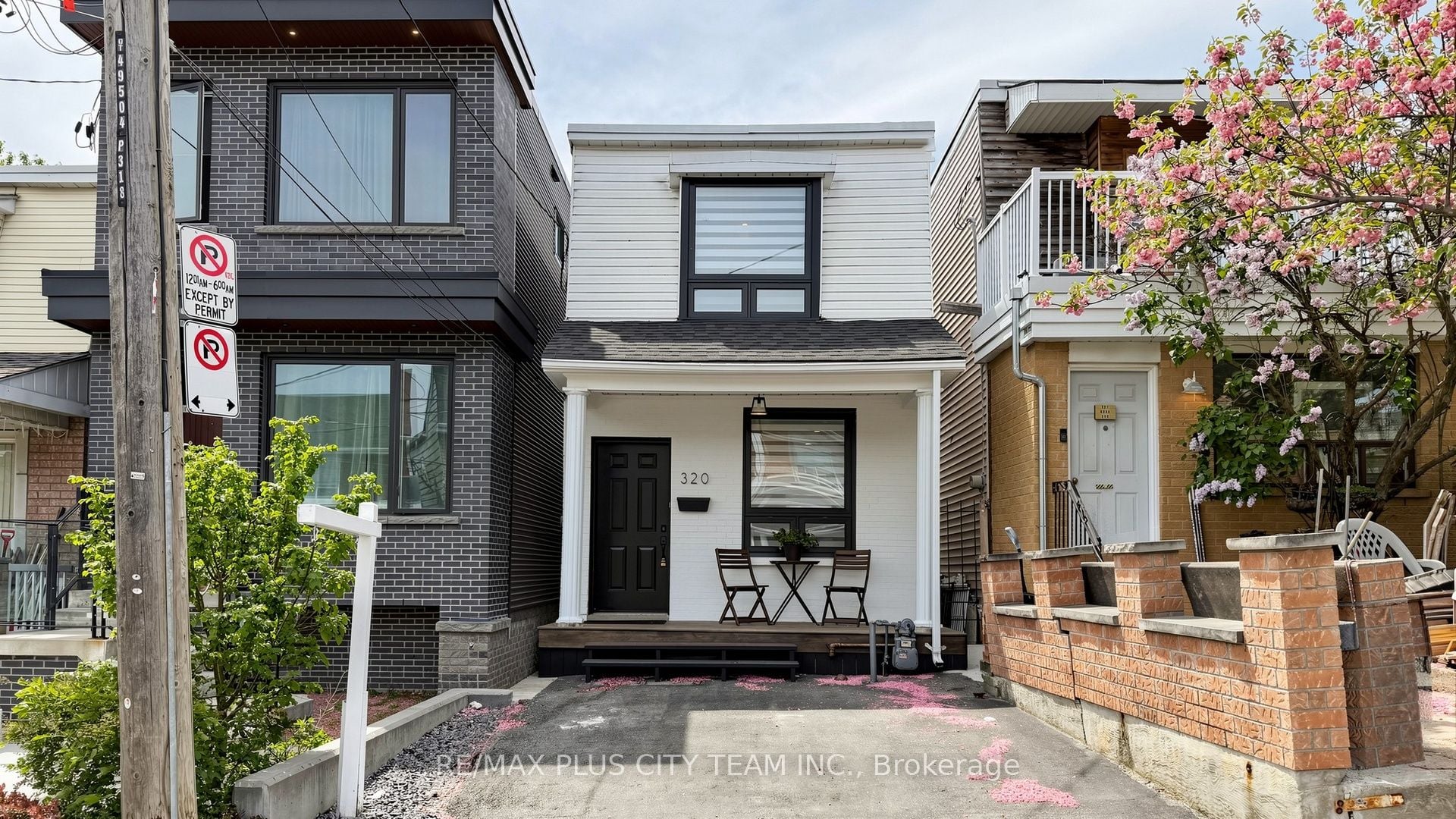 320 Boon Avenue, Toronto, ON, M6E 4A5
