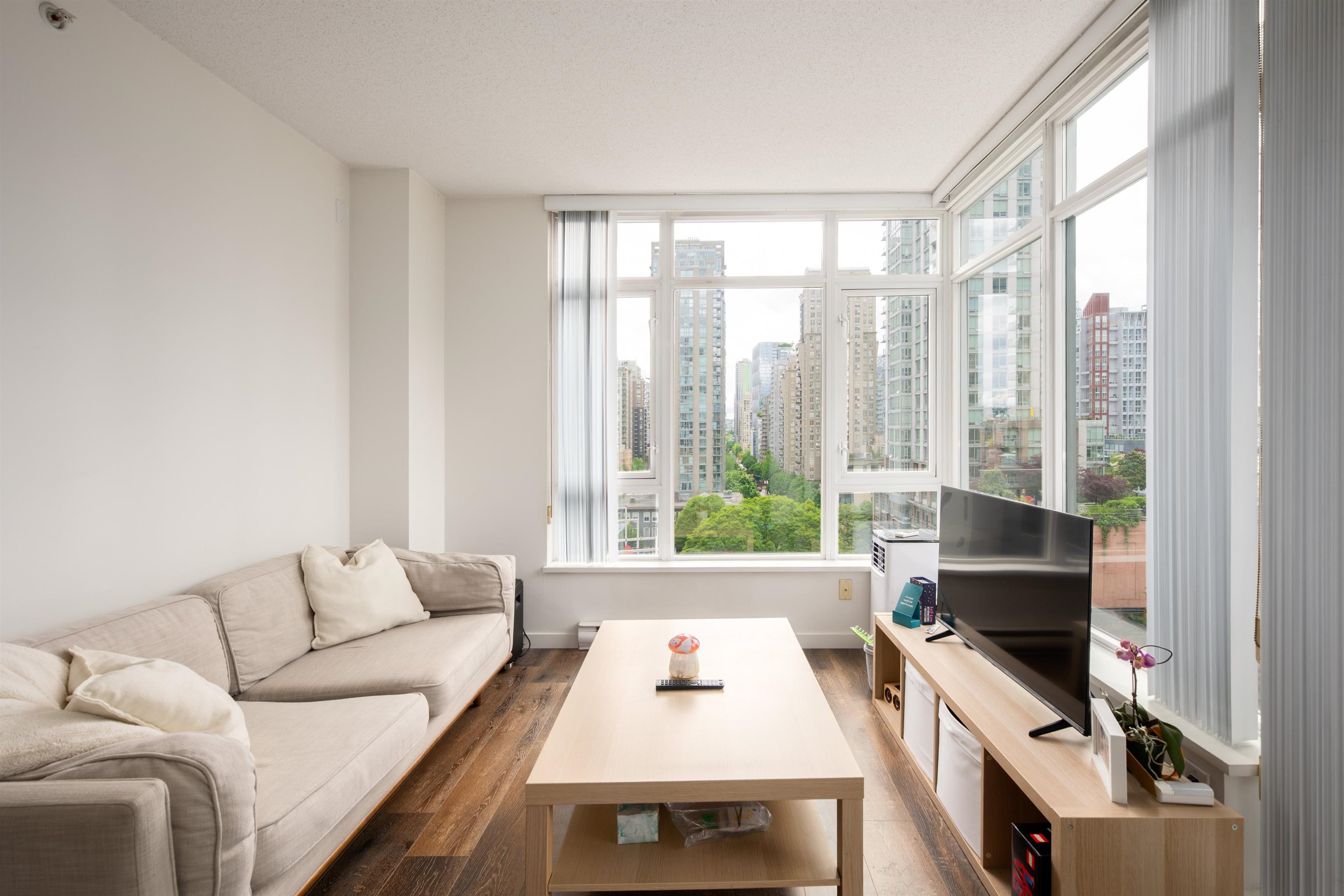 Additional image 4 of 801-480 Robson Street, Vancouver, BC, V6B 1S1
