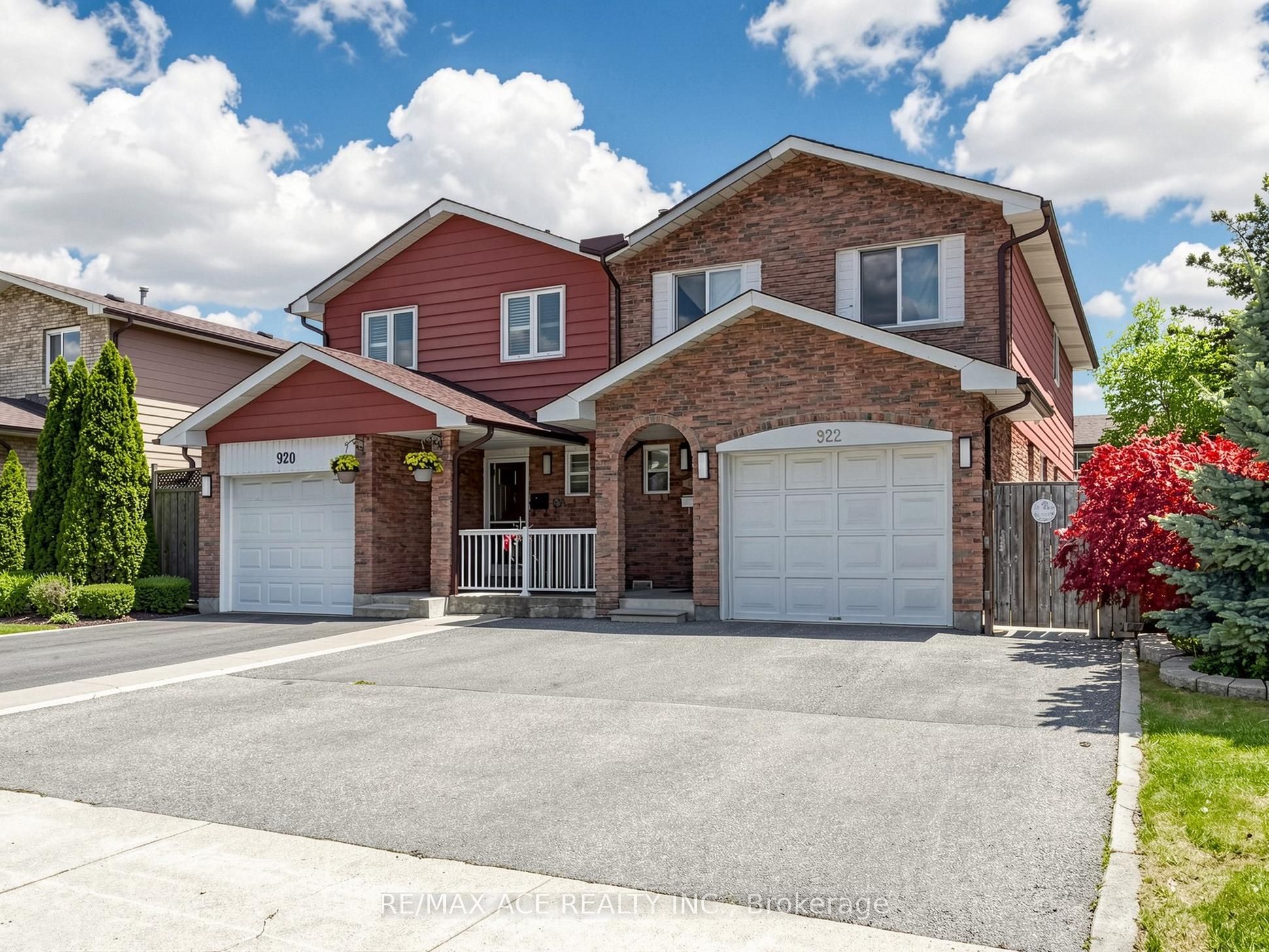922 Stainton Drive, Mississauga, ON, L5C 3A5