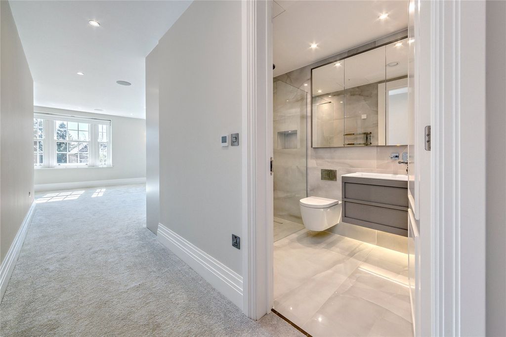 Additional image 11 of 2 bed flat for saleWatford Road, Radlett, Hertfordshire WD7
