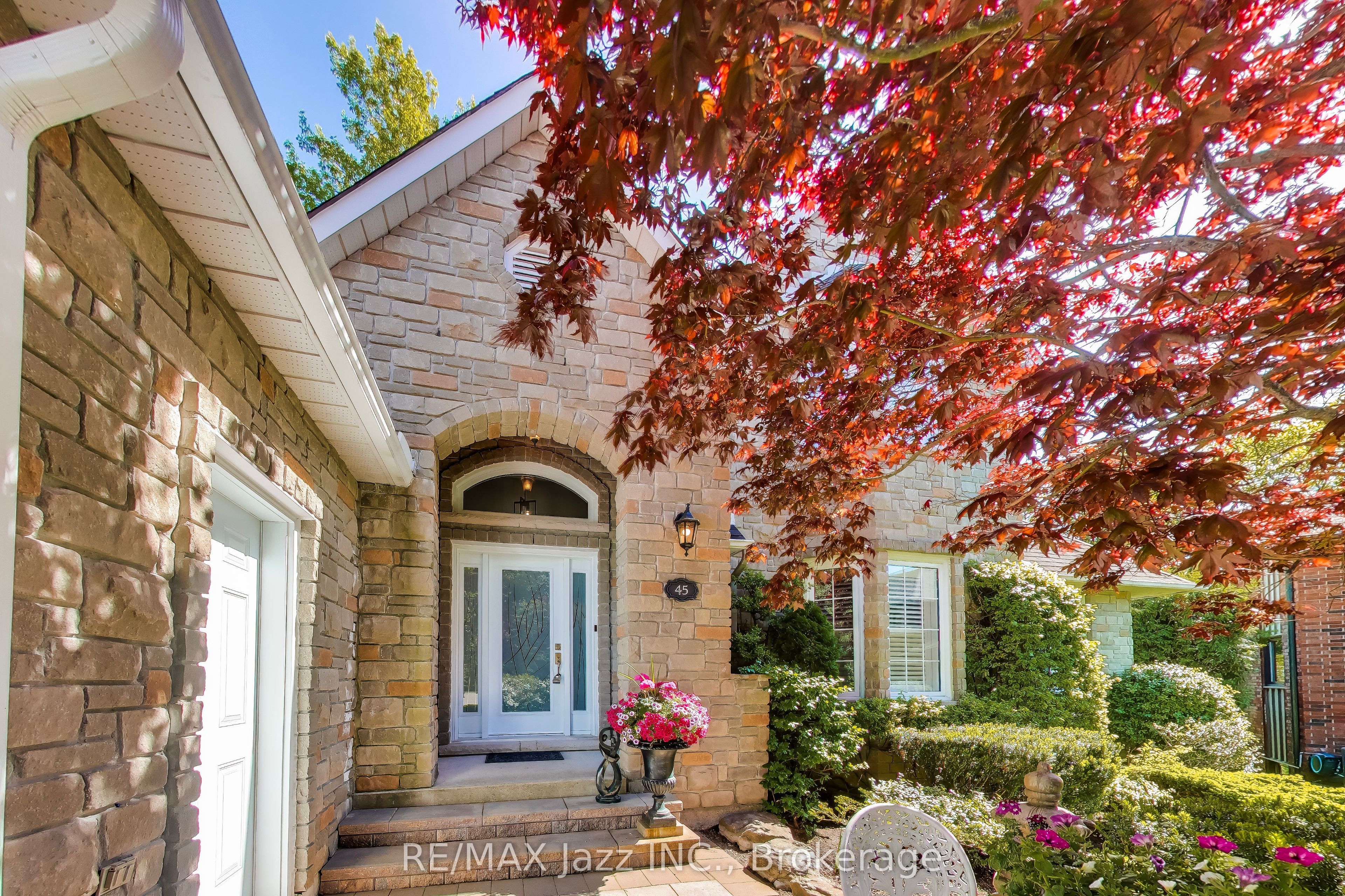 45 Windsor Valley Place, Clarington, ON, L1E 1J4 photo 2
