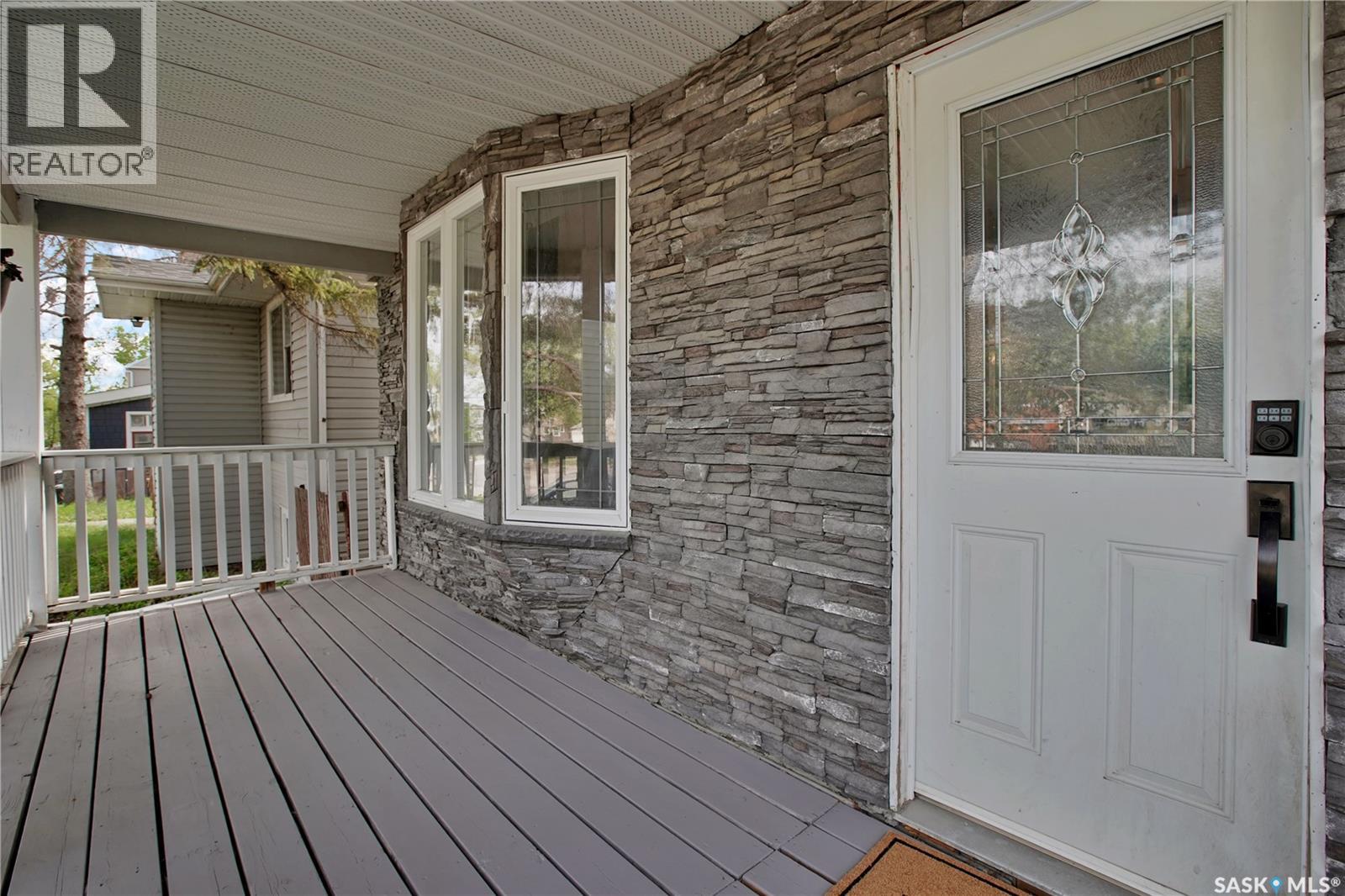 213 H Avenue N, Saskatoon, SK, S7L2B7 photo 2