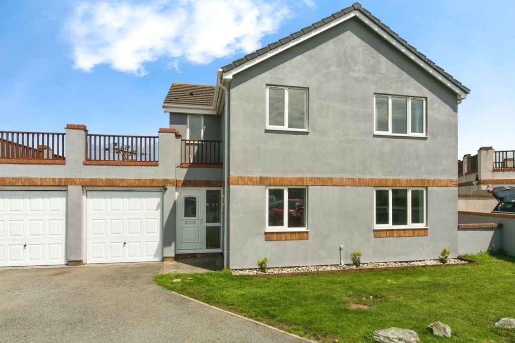 4 bed detached house for saleTrearddur Road, Holyhead LL65