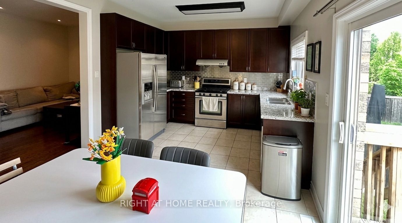 169 District Avenue, Vaughan, ON, L6A 0Y3 photo 3