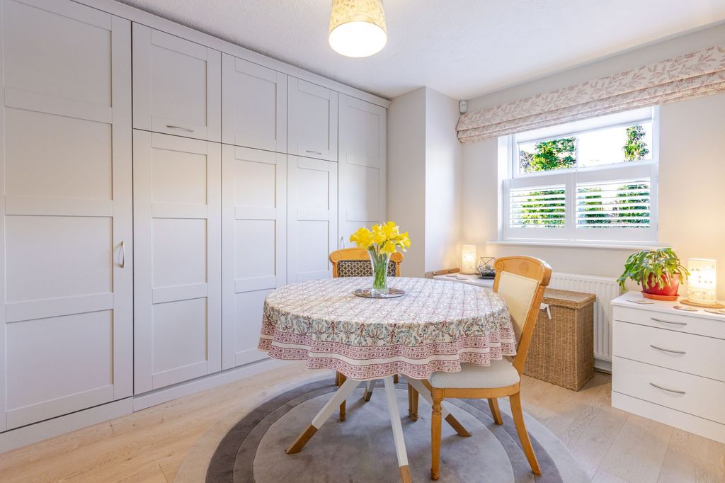 Additional image 8 of 2 bed flat for saleSalters Close, Rickmansworth WD3
