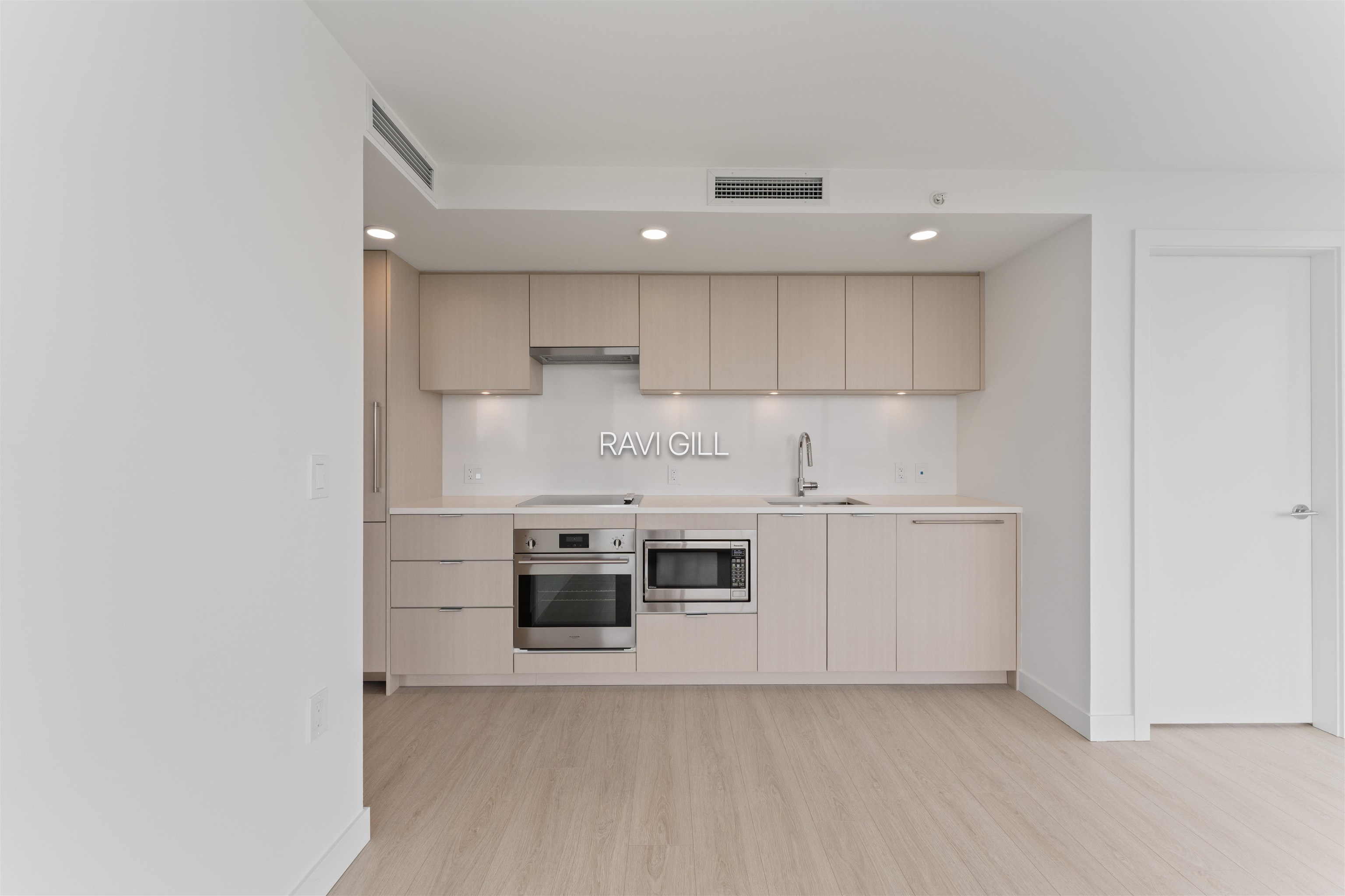 3402-13675 107a Avenue, Surrey, BC, V3T 0X3