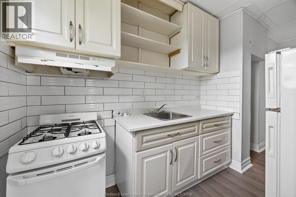 374 Campbell , Windsor, ON, N9H2B3 photo 5