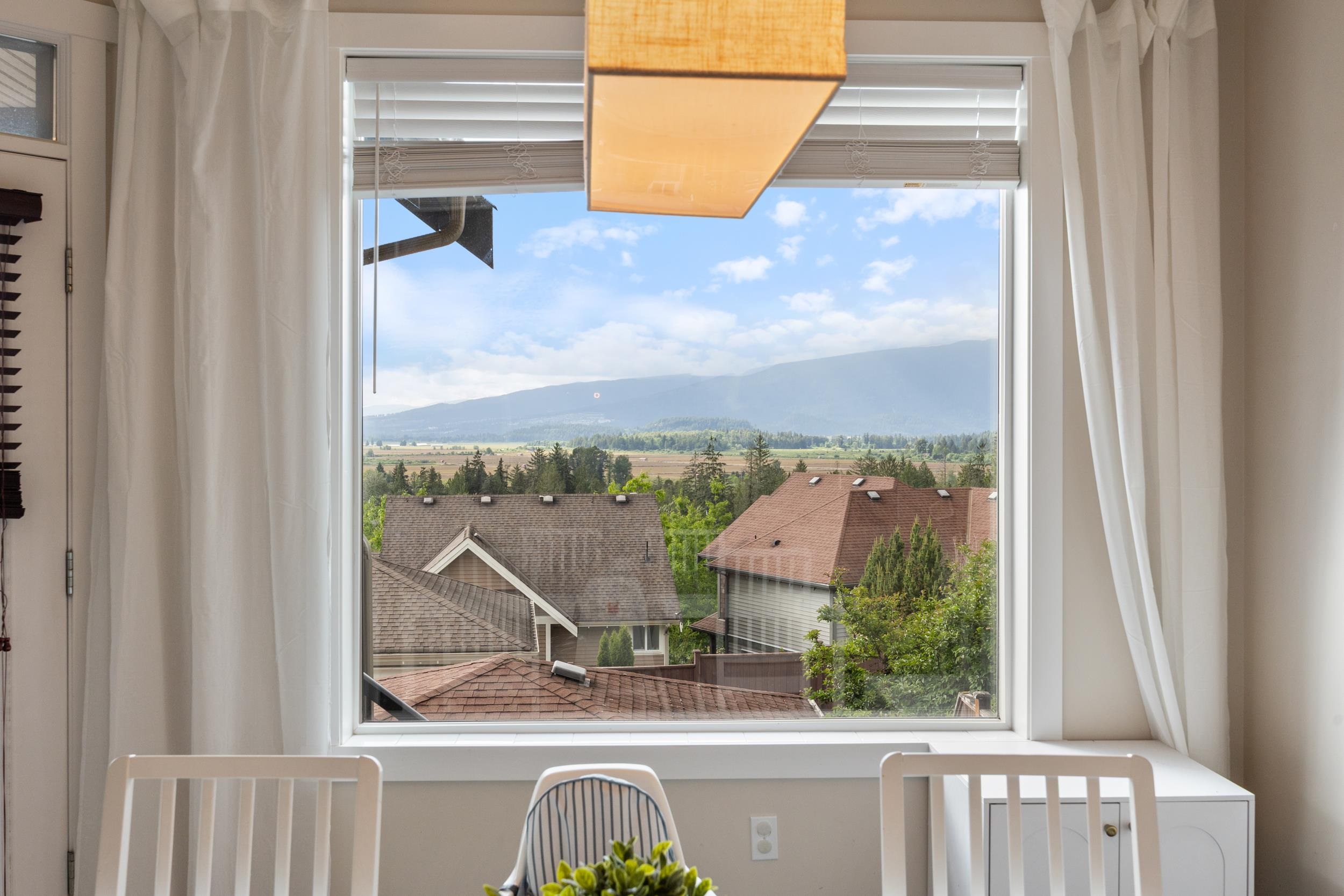 13679 Blake Loop, Maple Ridge, BC, V4R 0B3 photo 3