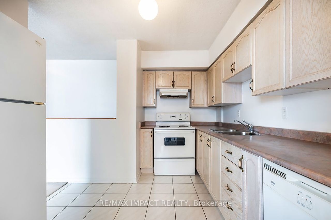 412-454 Centre Street, Oshawa, ON, L1H 4C2 photo 5