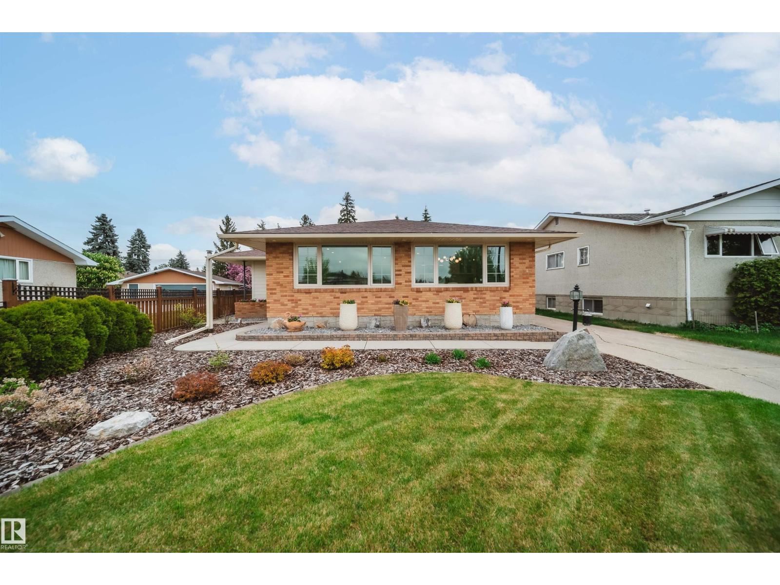 5431 113a Street NW, Edmonton, AB, T6H1A4