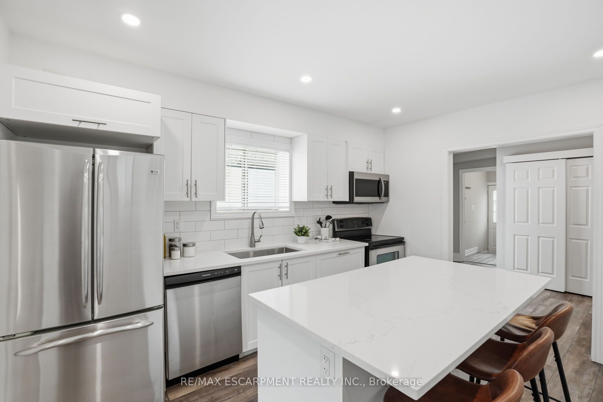 390 Hunter Street W, Hamilton, ON, L8P 1S9 photo 5