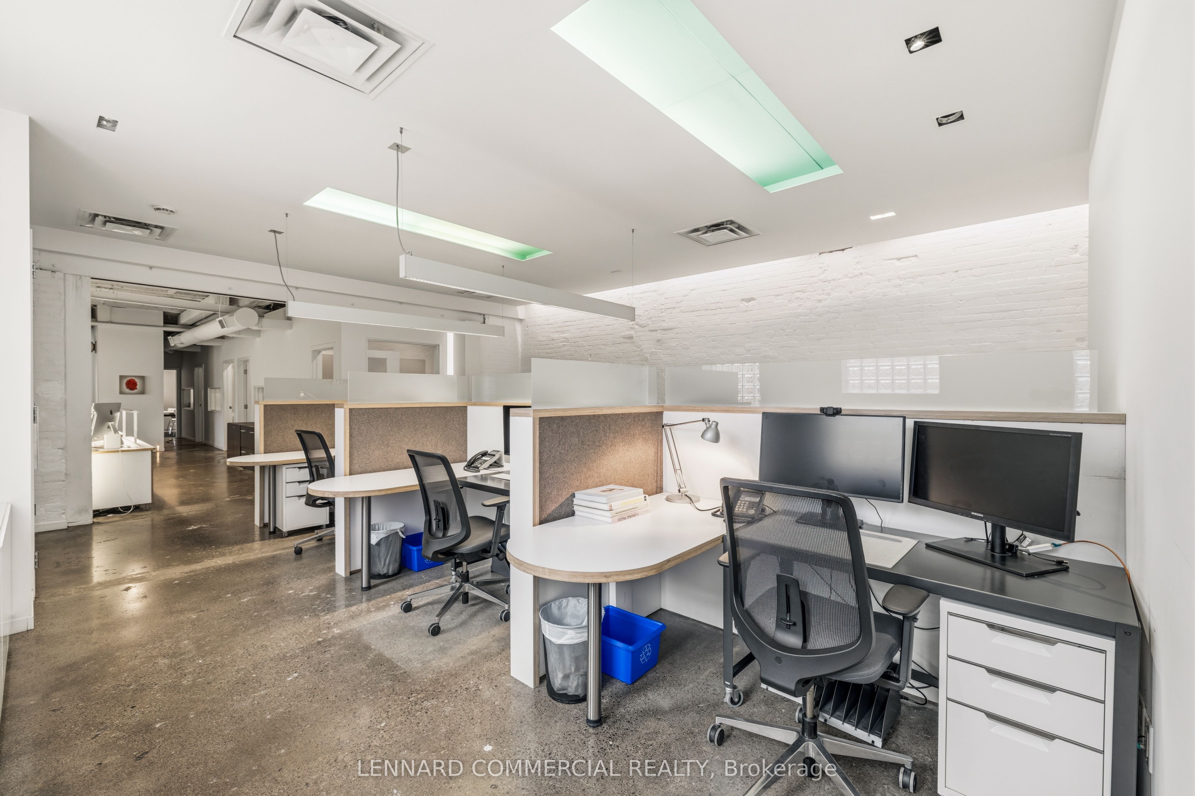 121 Logan Avenue, Toronto, ON, M4M 2M9 photo 3