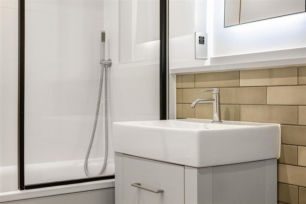 Additional image 22 of 2 bed flat for salePalmer Street, Reading RG1
