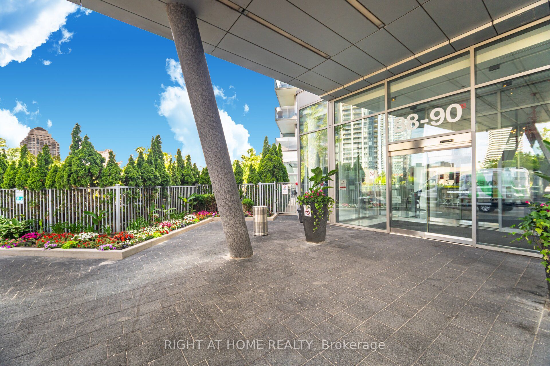 3005-88 Park Lawn Road, Toronto, ON, M8Y 0B5 photo 2