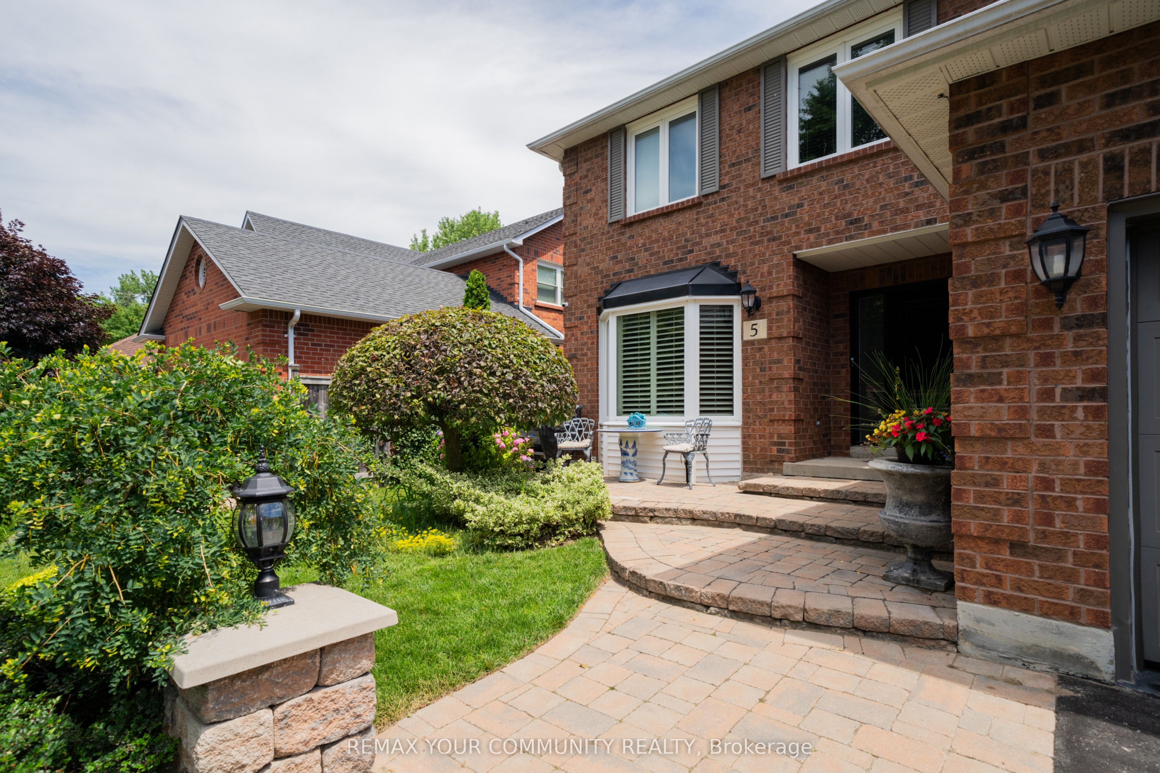 5 Carriage Lane, Clarington, ON, L1E 1J9 photo 3