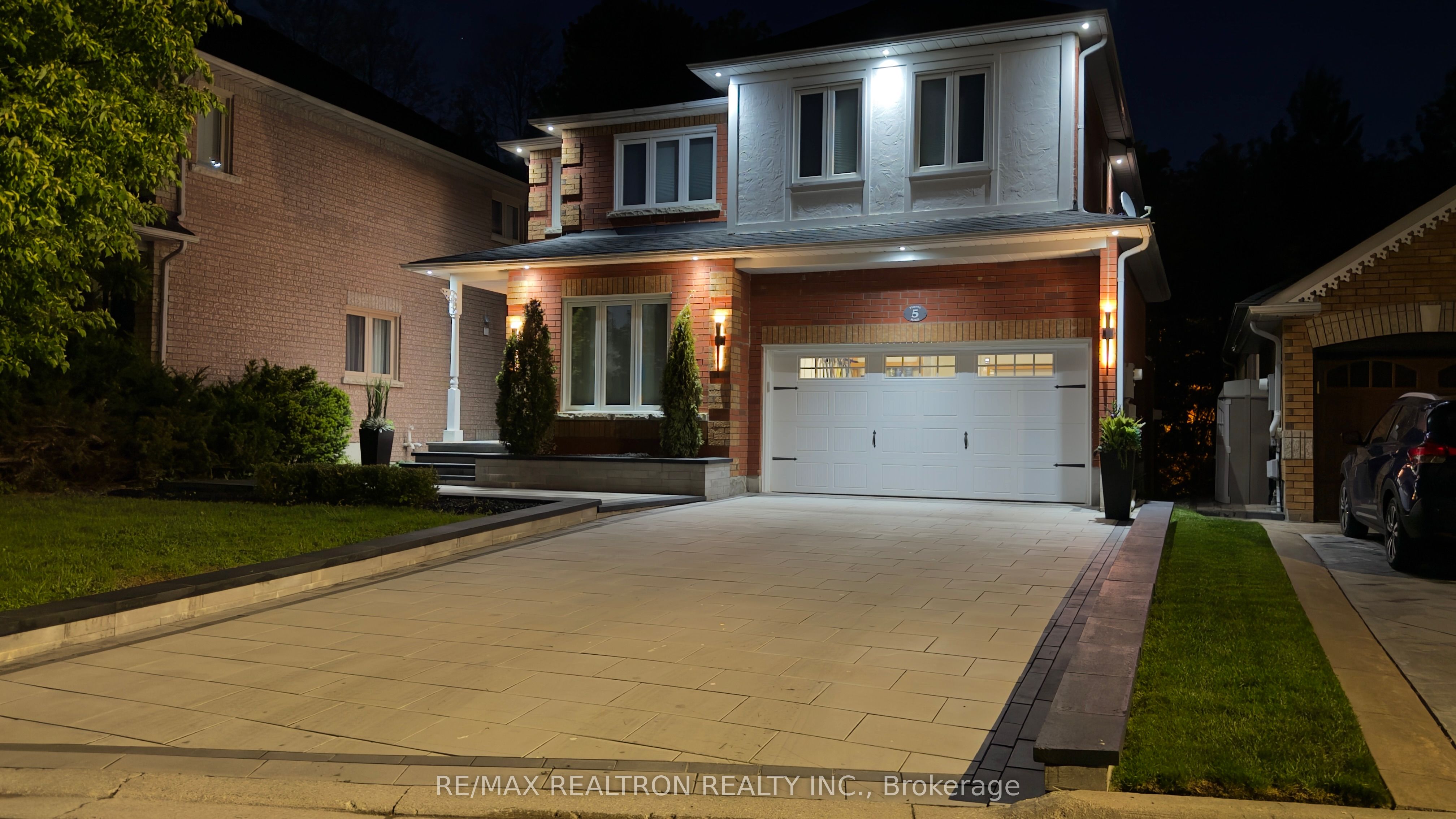 5 Yvonne Place, Aurora, ON, L4G 7E5 photo 3