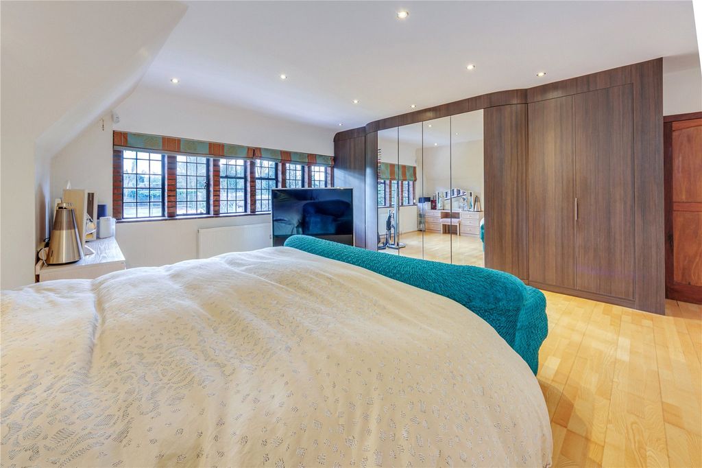 Additional image 15 of 5 bed detached house for saleLoom Lane, Radlett, Hertfordshire WD7