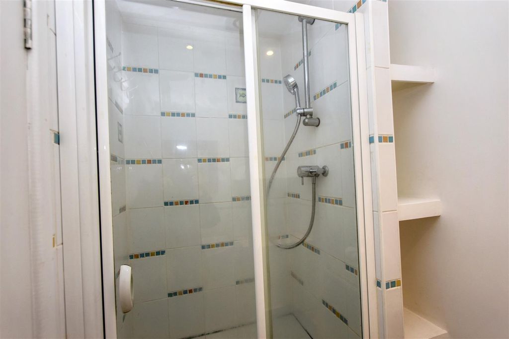 Additional image 11 of 1 bed flat for sale74 Higher Fore Street, Redruth TR15
