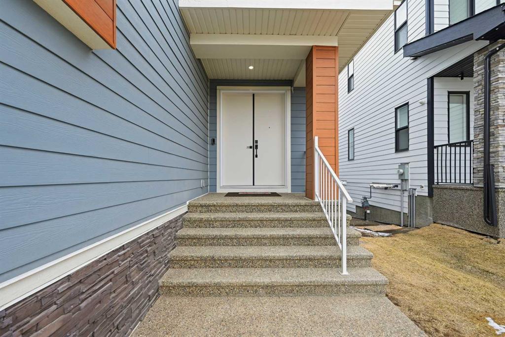 180 South Shore , Chestermere, AB, T1X 2Y3 photo 4