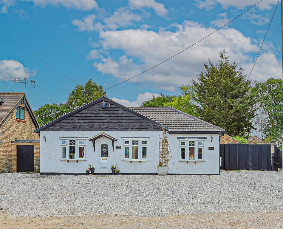 4 bed detached bungalow for saleEthelbert Road, Rochford SS4