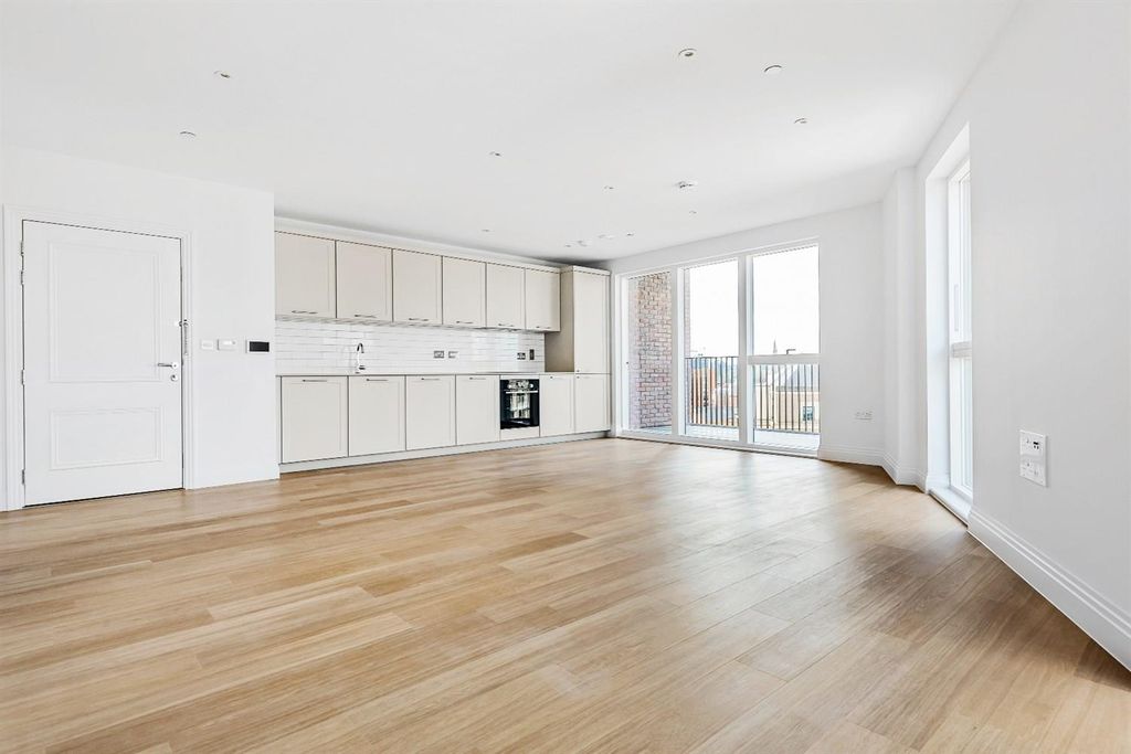 Additional image 3 of 2 bed flat for saleCarraway Street, Reading RG1