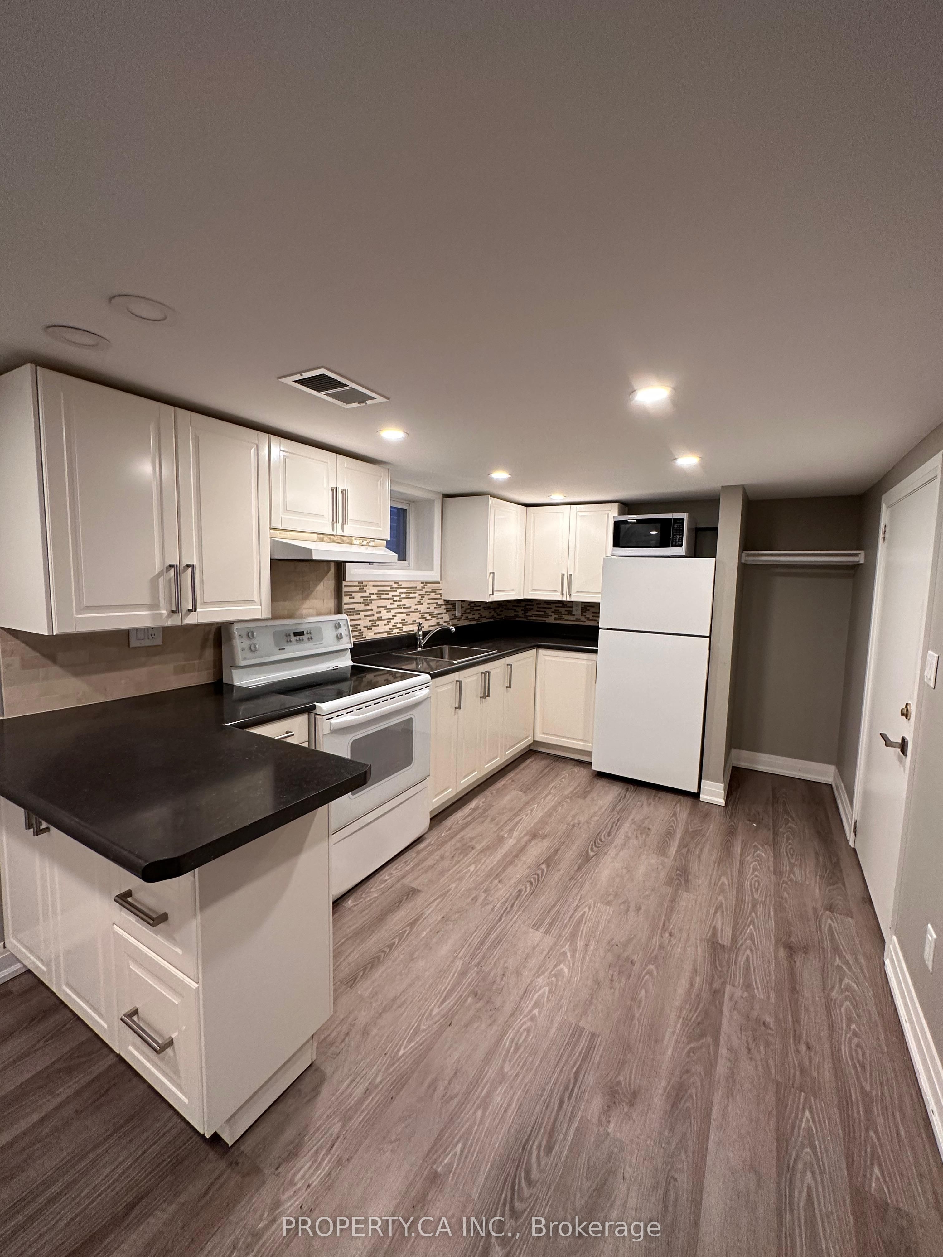 Bsmnt-94 Hay Avenue, Toronto, ON, M8Z 1G4 photo 3