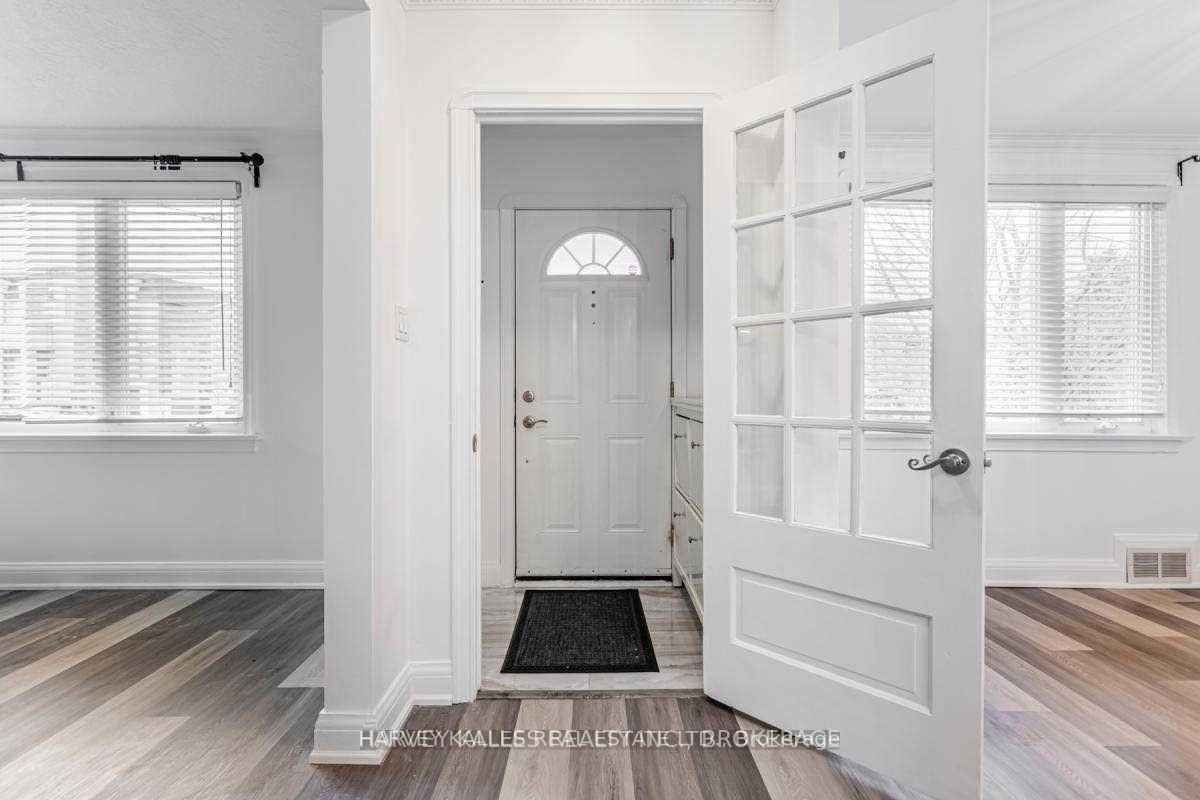 Main-157 Viewmount Avenue, Toronto, ON, M6B 1T5 photo 3