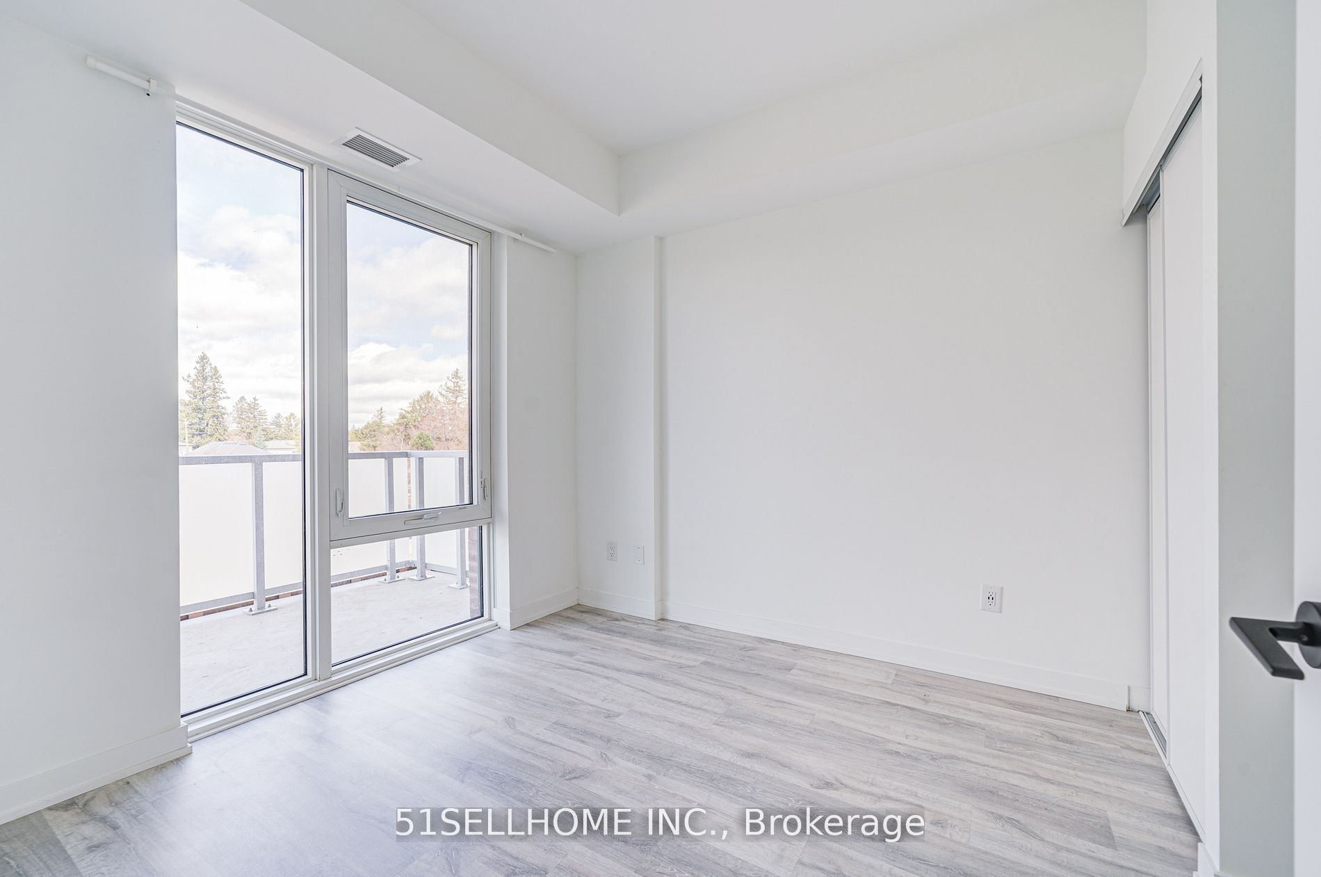 Additional image 6 of 333-215 Lakeshore Road W, Mississauga, ON, L5H 0A7