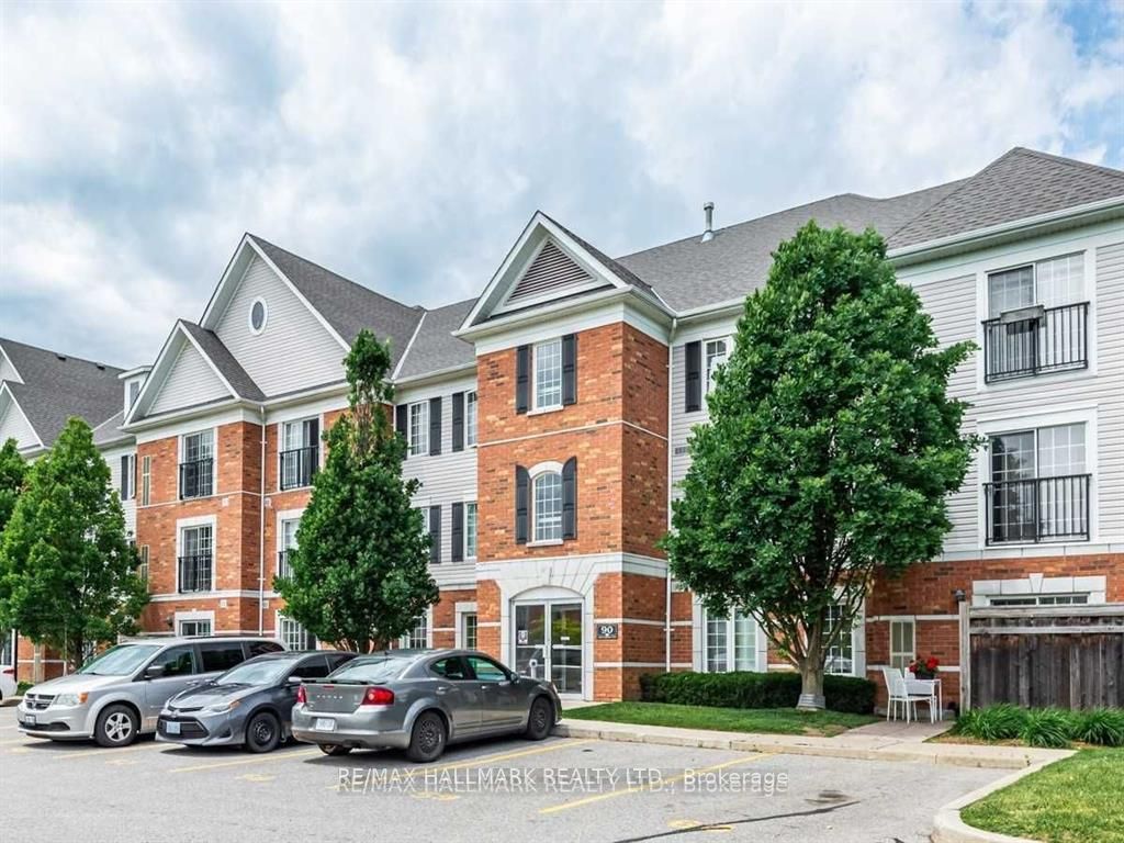204-90 Aspen Springs Drive W, Clarington, ON, L1C 5N3