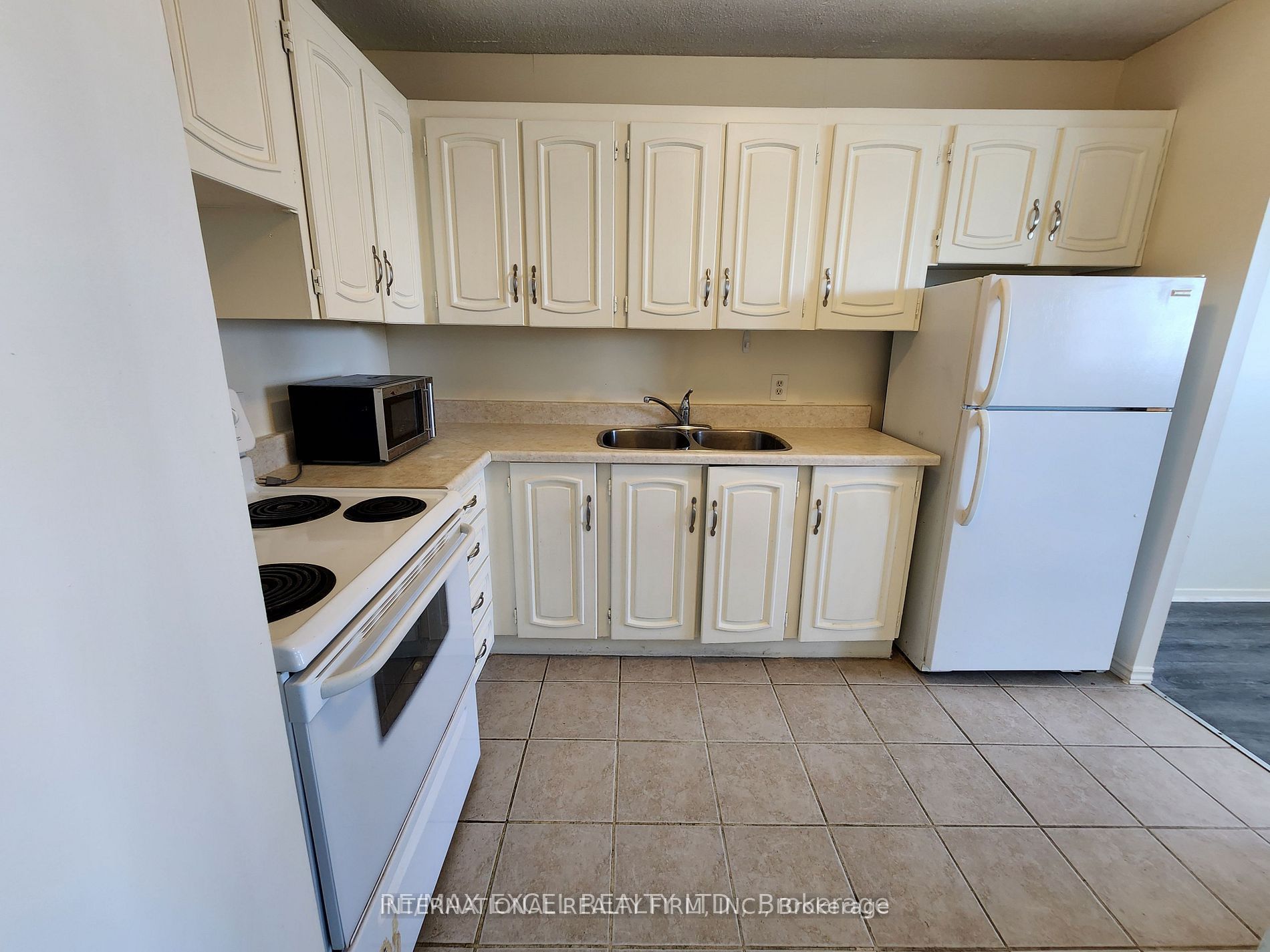 1102-215 Glenridge Avenue, St. Catharines, ON, L2T 3J7 photo 5