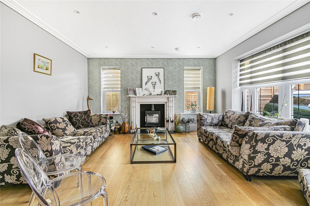 Additional image 9 of 5 bed detached house for saleAldenham Avenue, Radlett, Hertfordshire WD7