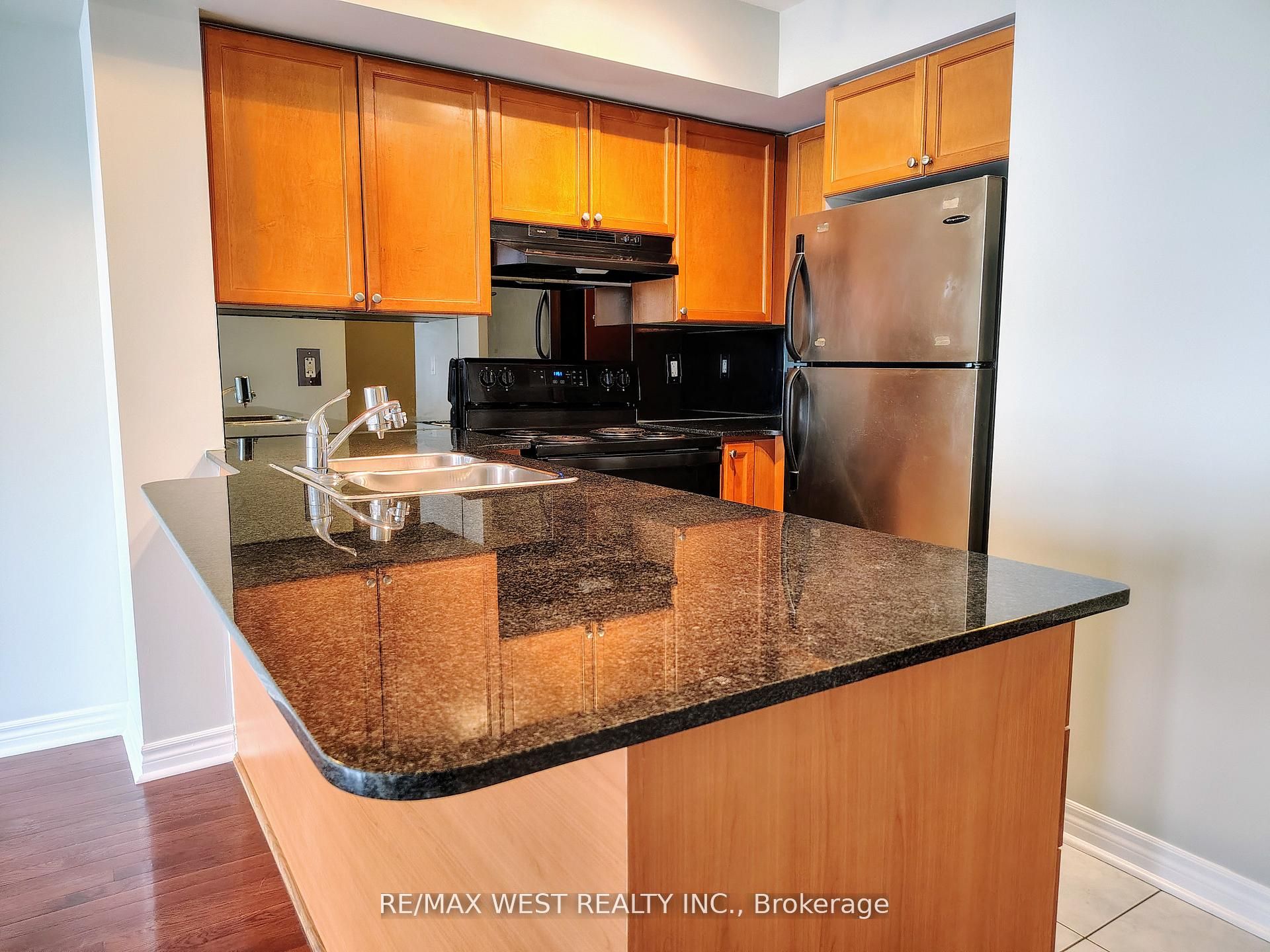 Additional image 2 of 1301-1 Elm Drive, Mississauga, ON, L5B 4M1