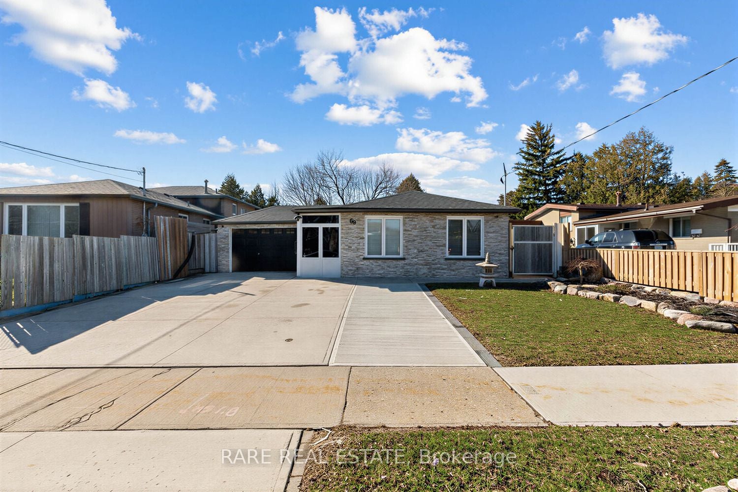 69 Fletcherdon Crescent, Toronto, ON, M3N 1S2