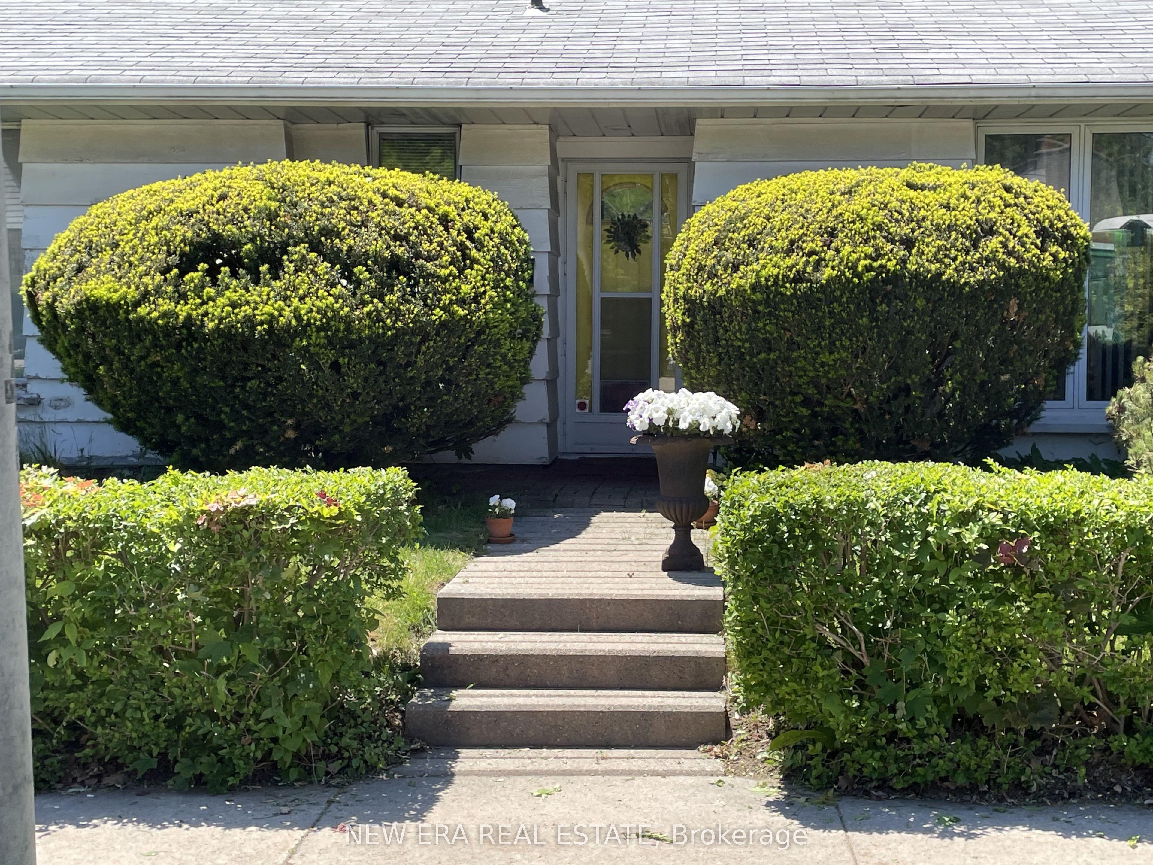 Additional image 2 of 45 Mattice Avenue, Toronto, ON, M9B 1T1