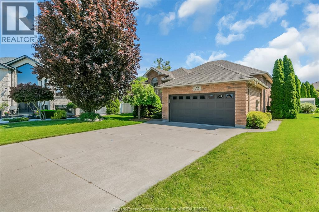 944 Imperial Crescent, Windsor, ON, N9G2T2 photo 3