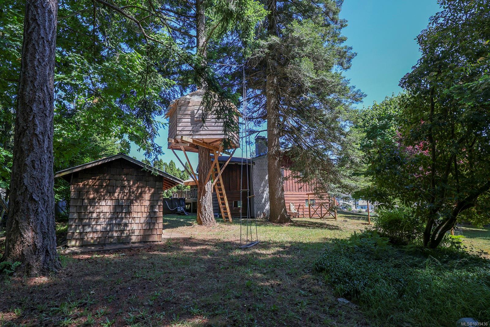 611 Crestview Drive, Comox, BC, V9M 3E6 photo 4